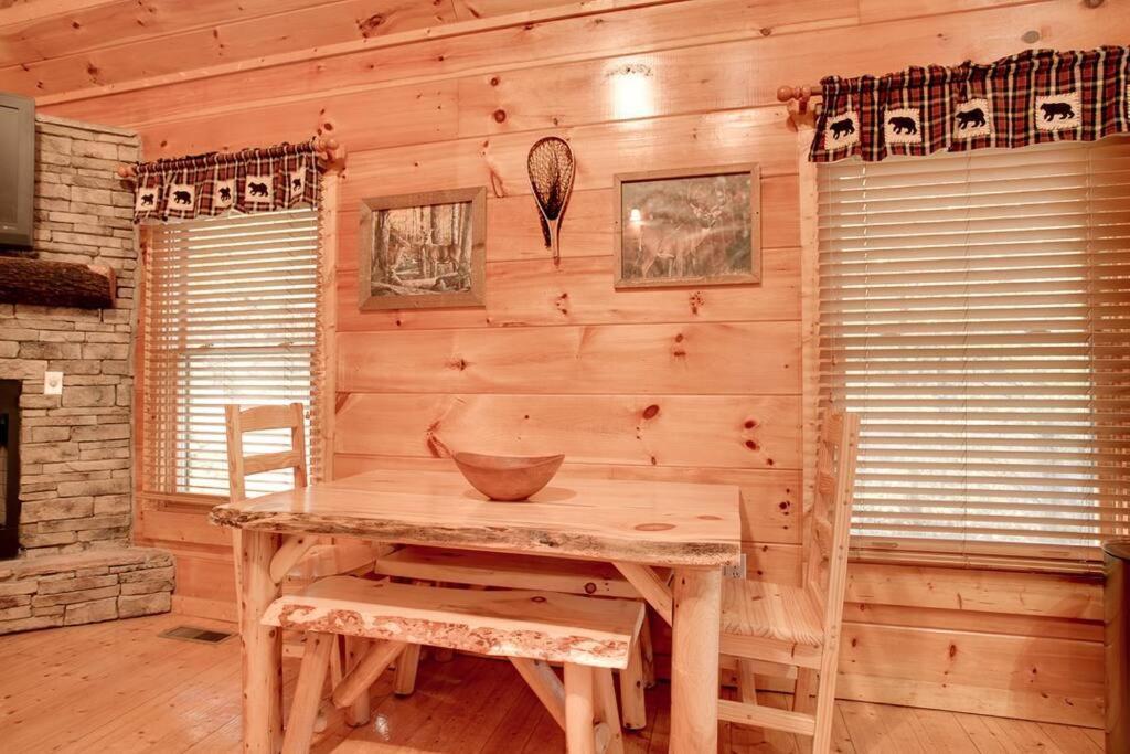 Brave Eagle Cabin Sevierville Værelse billede