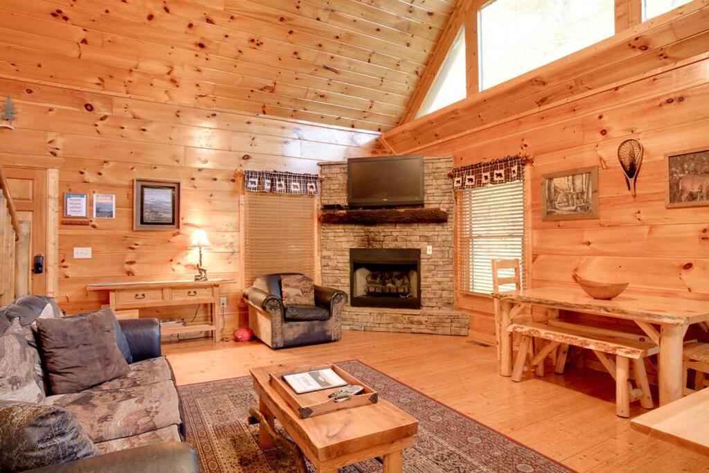 Brave Eagle Cabin Sevierville Værelse billede